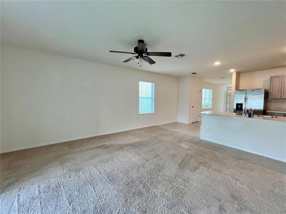 For Rent: $2,049 (3 beds, 2 baths, 1529 Square Feet)