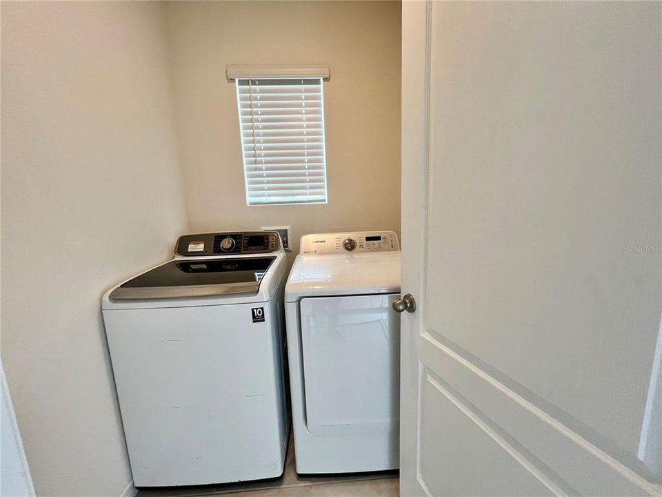 For Rent: $2,049 (3 beds, 2 baths, 1529 Square Feet)