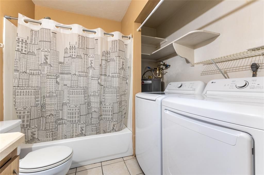 For Sale: $126,900 (1 beds, 1 baths, 705 Square Feet)