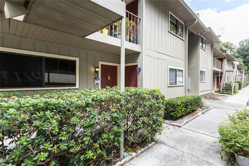 Active With Contract: $115,000 (1 beds, 1 baths, 705 Square Feet)