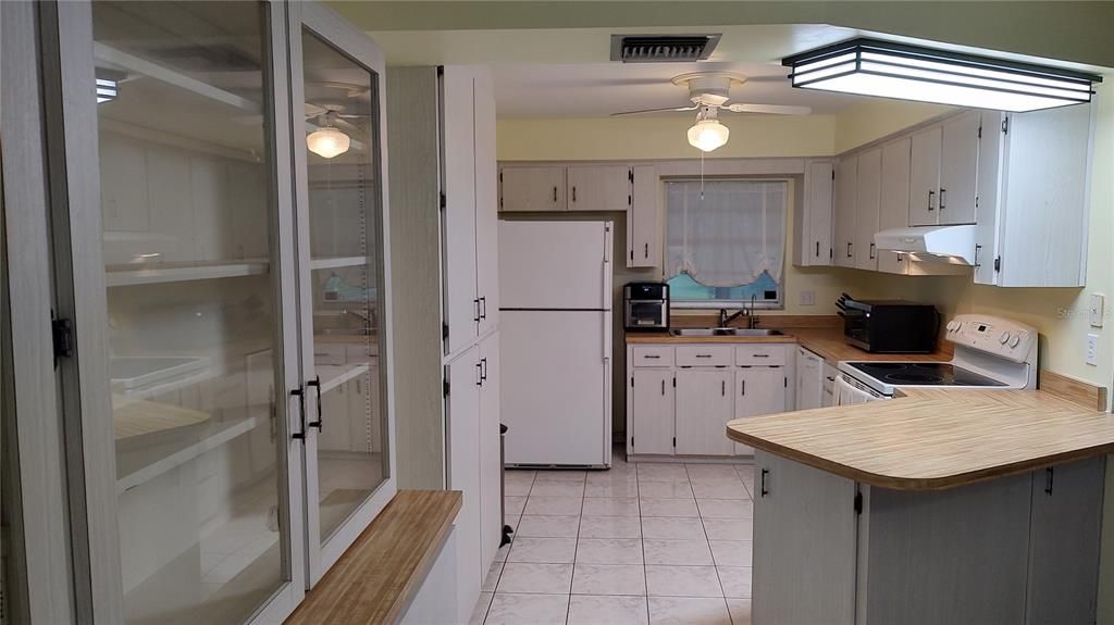 Dining room into kitchen