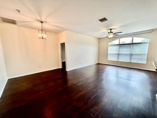 For Rent: $2,200 (3 beds, 2 baths, 1510 Square Feet)