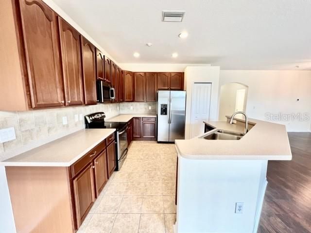 For Rent: $2,200 (3 beds, 2 baths, 1510 Square Feet)