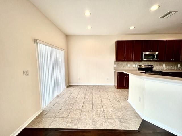 For Rent: $2,200 (3 beds, 2 baths, 1510 Square Feet)
