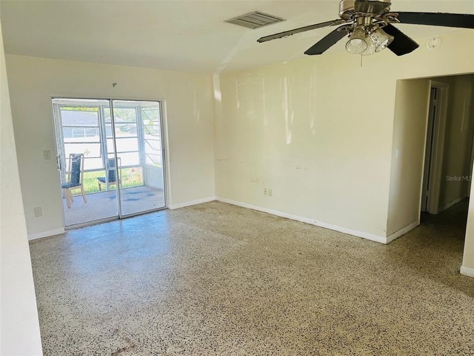 For Sale: $189,900 (3 beds, 2 baths, 1326 Square Feet)