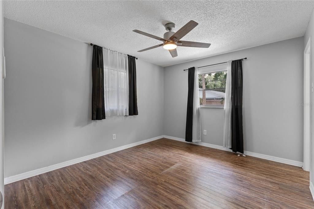 For Rent: $2,249 (4 beds, 1 baths, 1426 Square Feet)