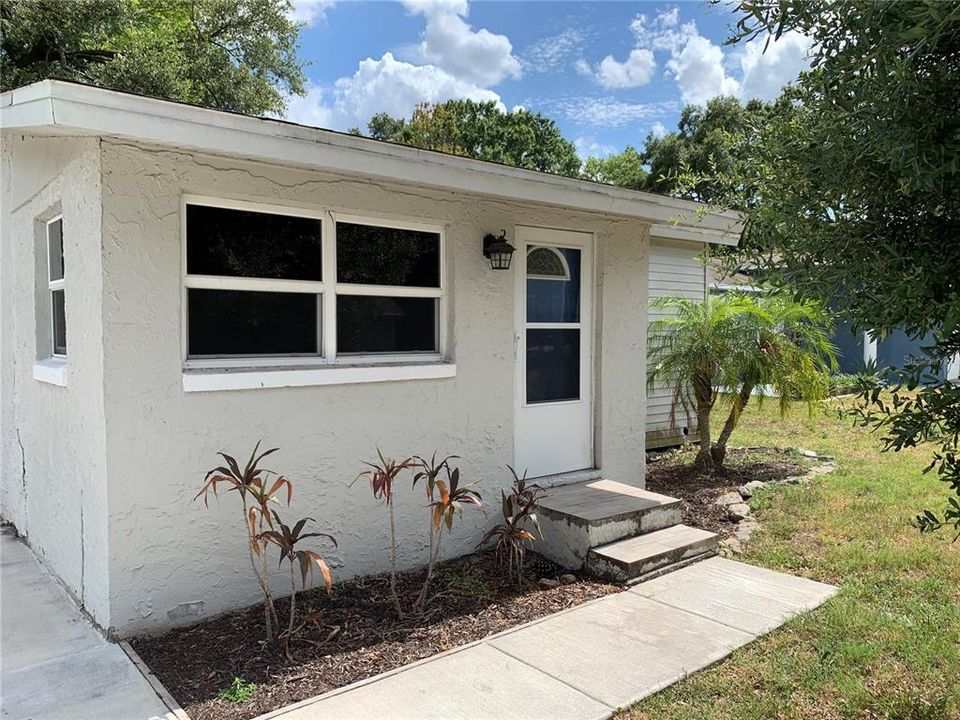 For Rent: $1,545 (2 beds, 1 baths, 954 Square Feet)