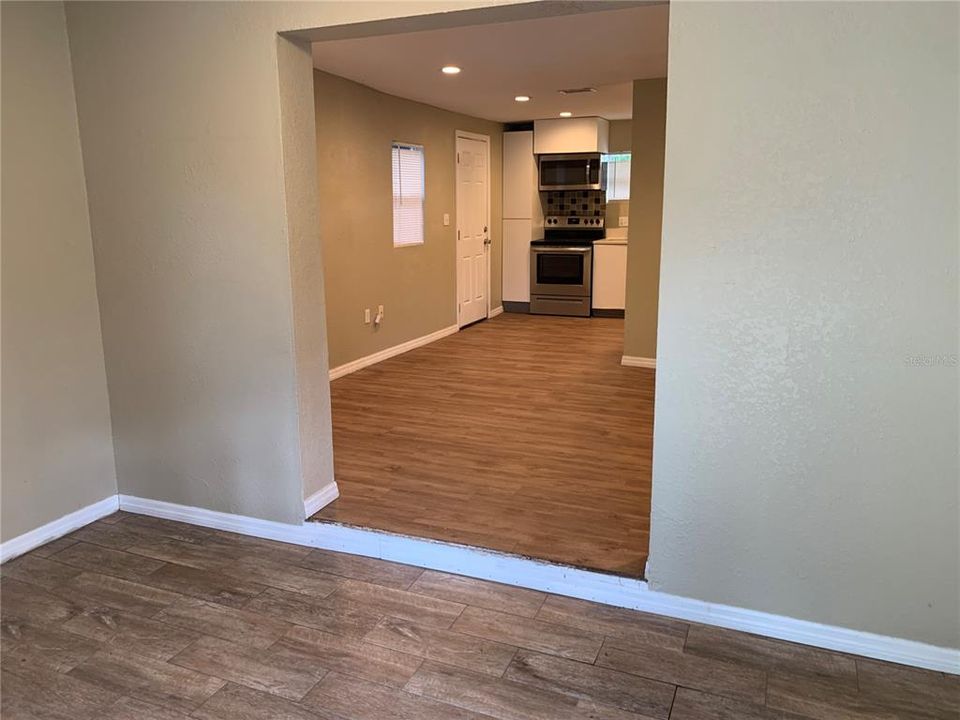 For Rent: $1,545 (2 beds, 1 baths, 954 Square Feet)