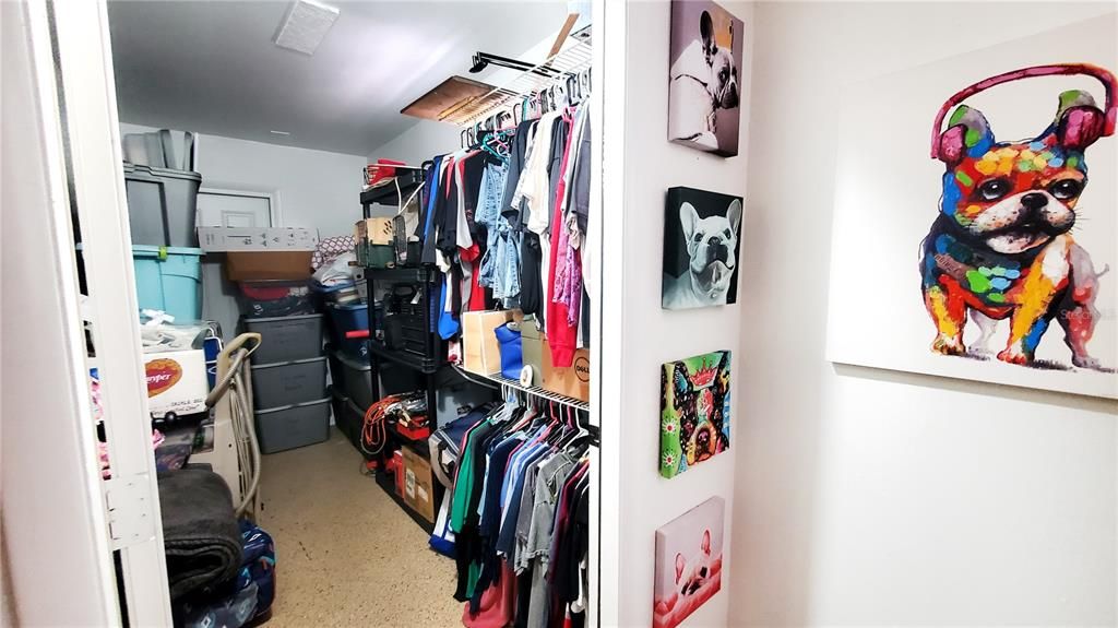 Main Bedroom Walk-in Closet