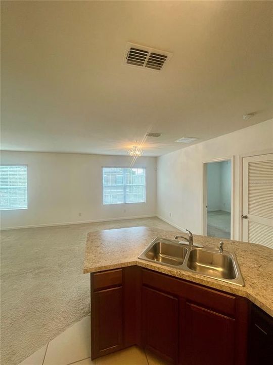 For Rent: $2,075 (2 beds, 2 baths, 1147 Square Feet)