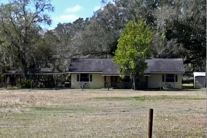 Recently Sold: $420,000 (4 beds, 2 baths, 1976 Square Feet)