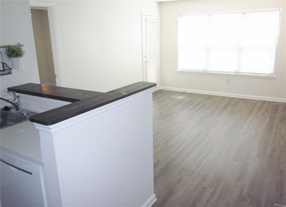 For Rent: $1,275 (1 beds, 1 baths, 616 Square Feet)