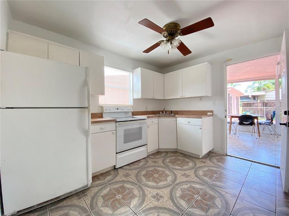 For Rent: $2,600 (3 beds, 2 baths, 1558 Square Feet)