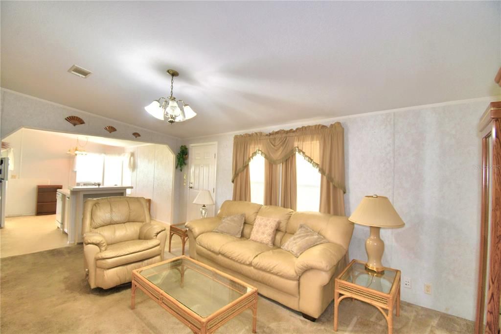For Sale: $115,000 (3 beds, 2 baths, 1215 Square Feet)