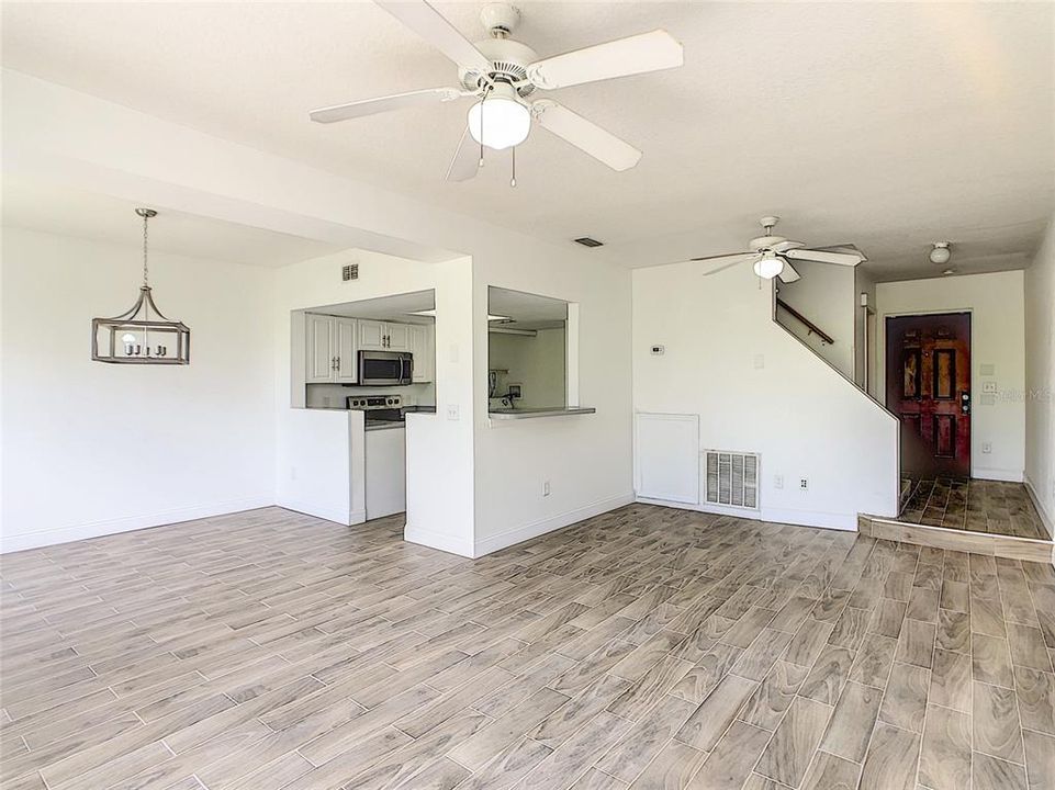 For Rent: $1,870 (3 beds, 2 baths, 1811 Square Feet)