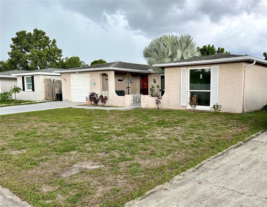 For Sale: $299,900 (3 beds, 2 baths, 1442 Square Feet)