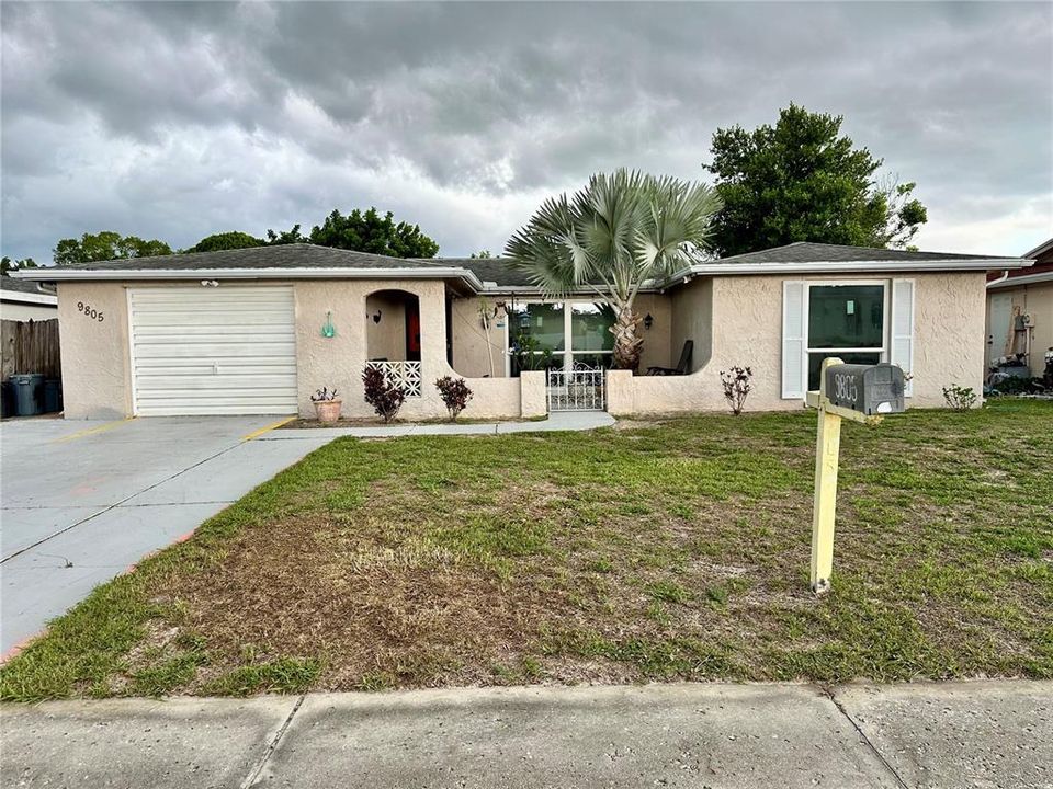 For Sale: $299,900 (3 beds, 2 baths, 1442 Square Feet)