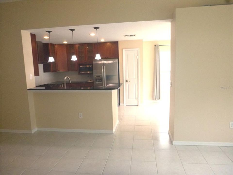 For Rent: $2,500 (3 beds, 2 baths, 1527 Square Feet)