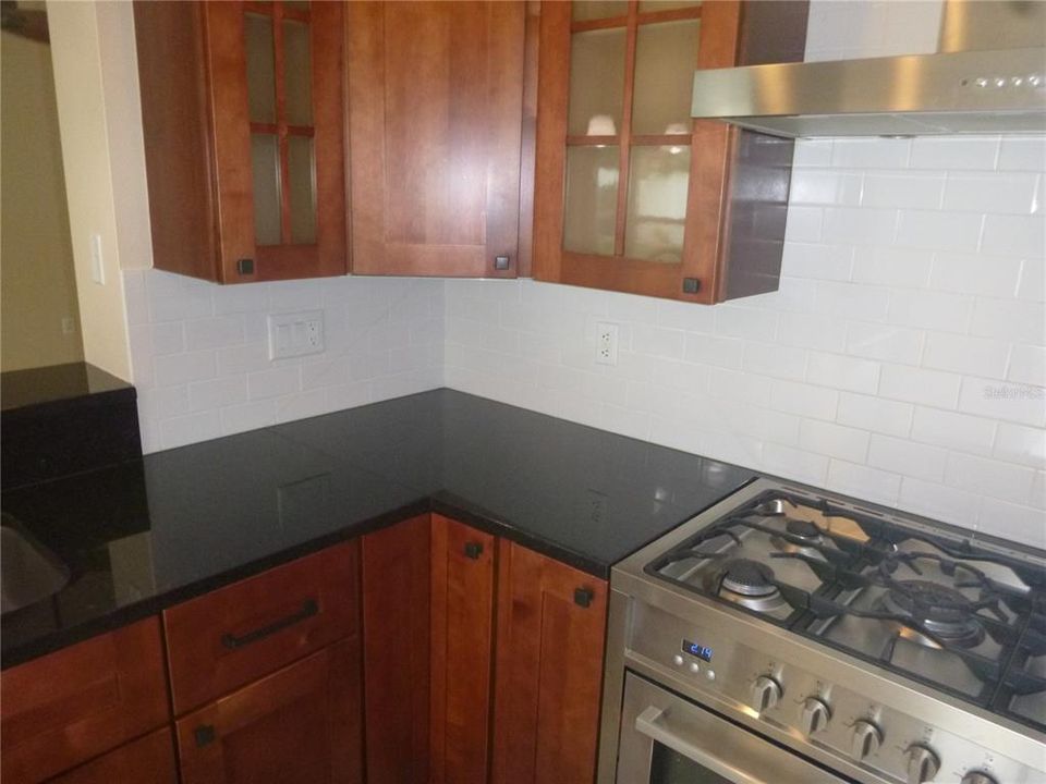 For Rent: $2,500 (3 beds, 2 baths, 1527 Square Feet)