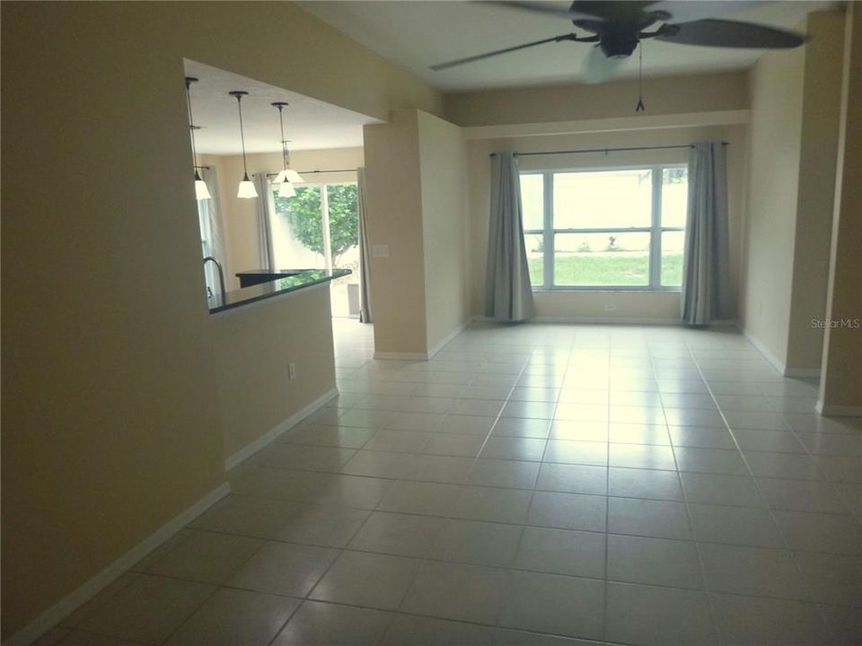 For Rent: $2,500 (3 beds, 2 baths, 1527 Square Feet)