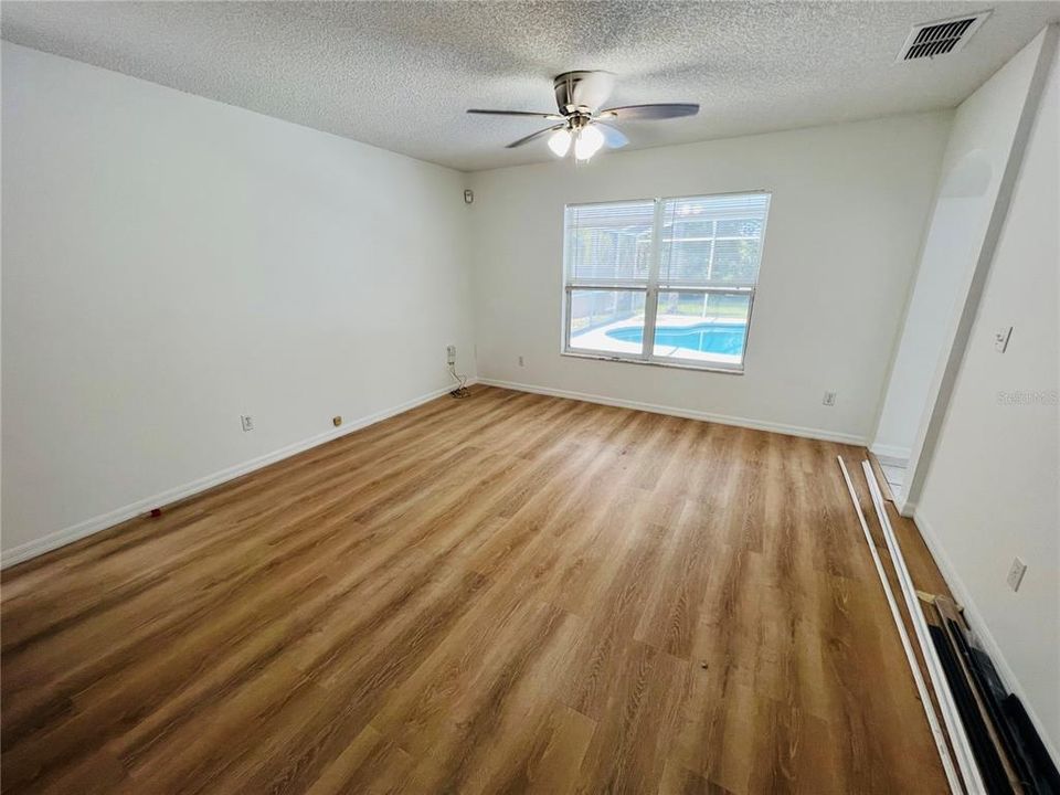For Rent: $2,900 (4 beds, 2 baths, 1715 Square Feet)