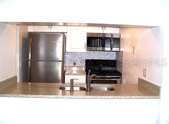 For Sale: $245,000 (2 beds, 1 baths, 781 Square Feet)