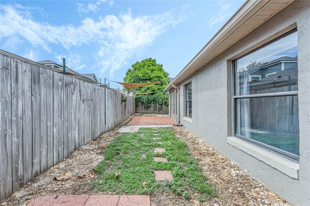 For Sale: $405,000 (4 beds, 2 baths, 1563 Square Feet)