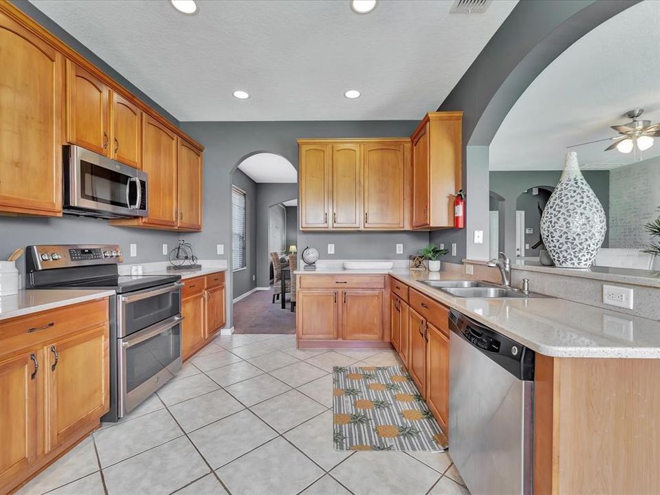 For Sale: $549,000 (5 beds, 3 baths, 3482 Square Feet)