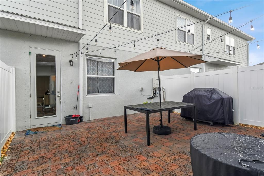 For Sale: $400,000 (3 beds, 2 baths, 1582 Square Feet)