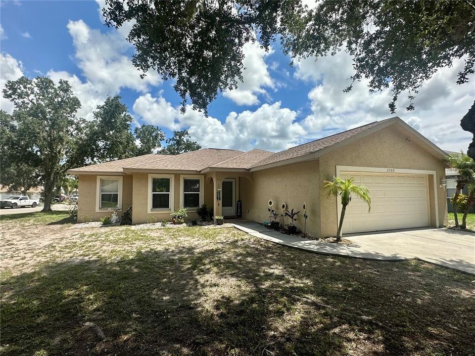 For Sale: $349,900 (3 beds, 2 baths, 1343 Square Feet)