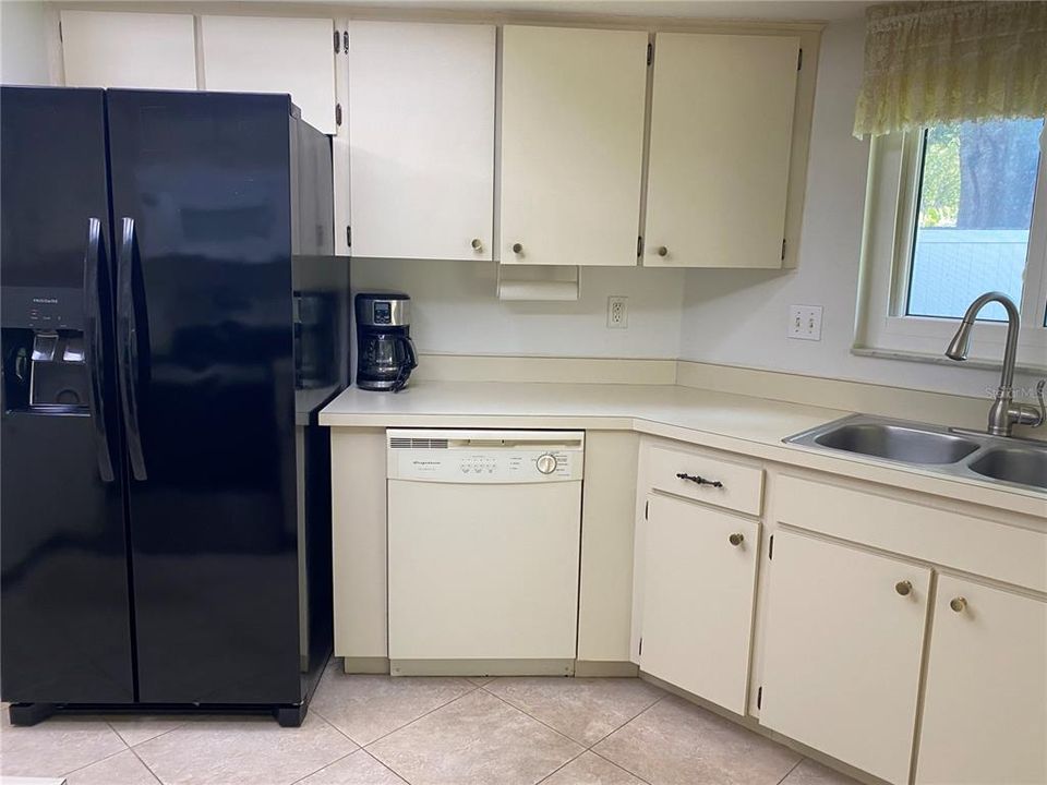 For Sale: $400,000 (2 beds, 2 baths, 1553 Square Feet)
