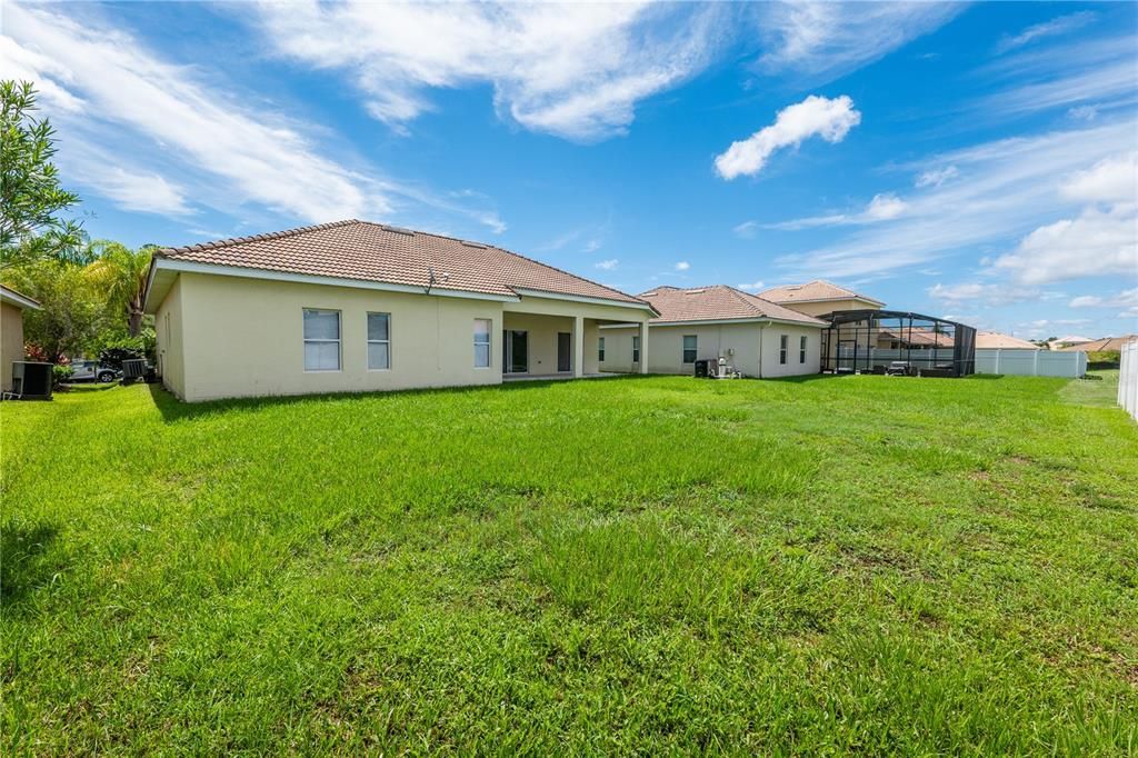 For Sale: $400,000 (3 beds, 2 baths, 1687 Square Feet)