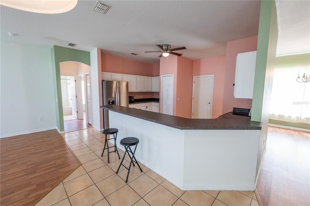 For Sale: $400,000 (3 beds, 2 baths, 1687 Square Feet)