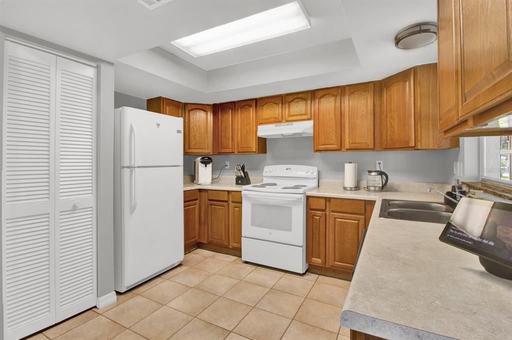 For Sale: $349,900 (3 beds, 2 baths, 1854 Square Feet)