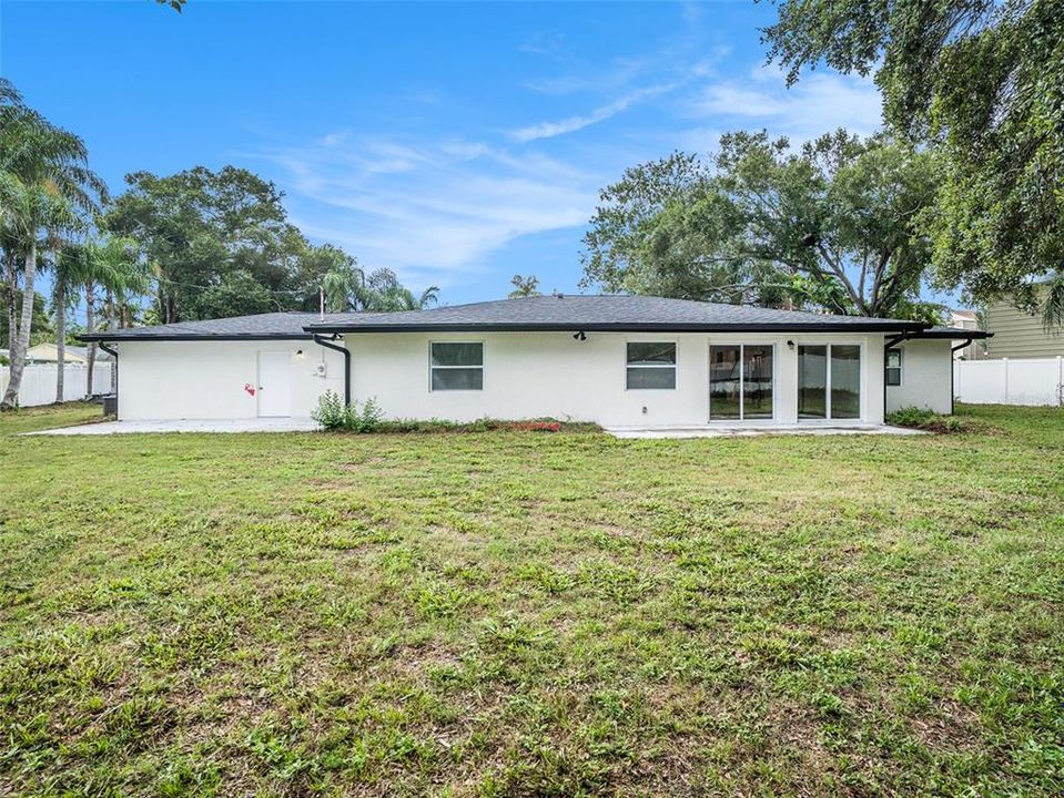 For Sale: $550,000 (3 beds, 2 baths, 1747 Square Feet)