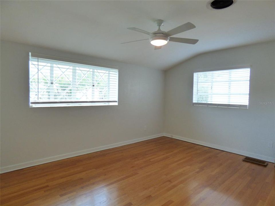 For Rent: $2,545 (3 beds, 2 baths, 1572 Square Feet)