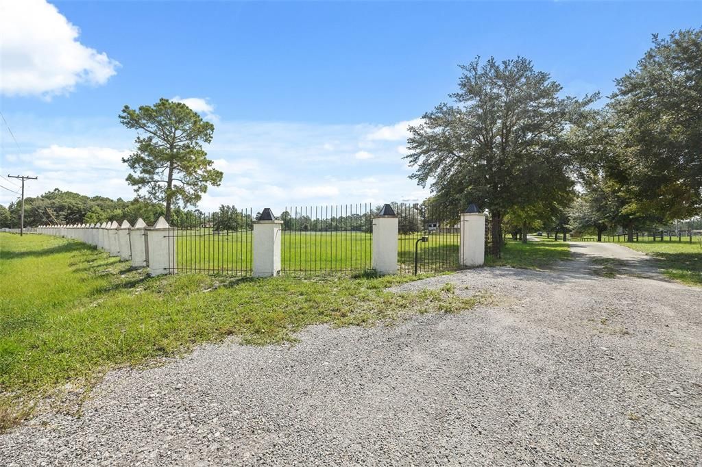 For Sale: $1,049,000 (3 beds, 2 baths, 2597 Square Feet)