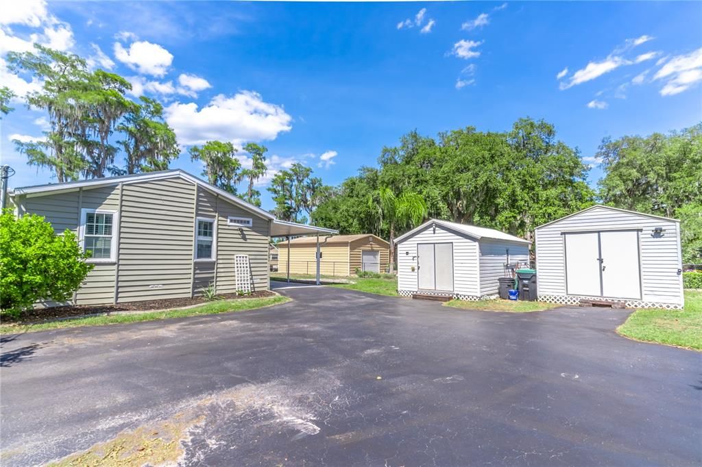 For Sale: $500,000 (3 beds, 2 baths, 1575 Square Feet)