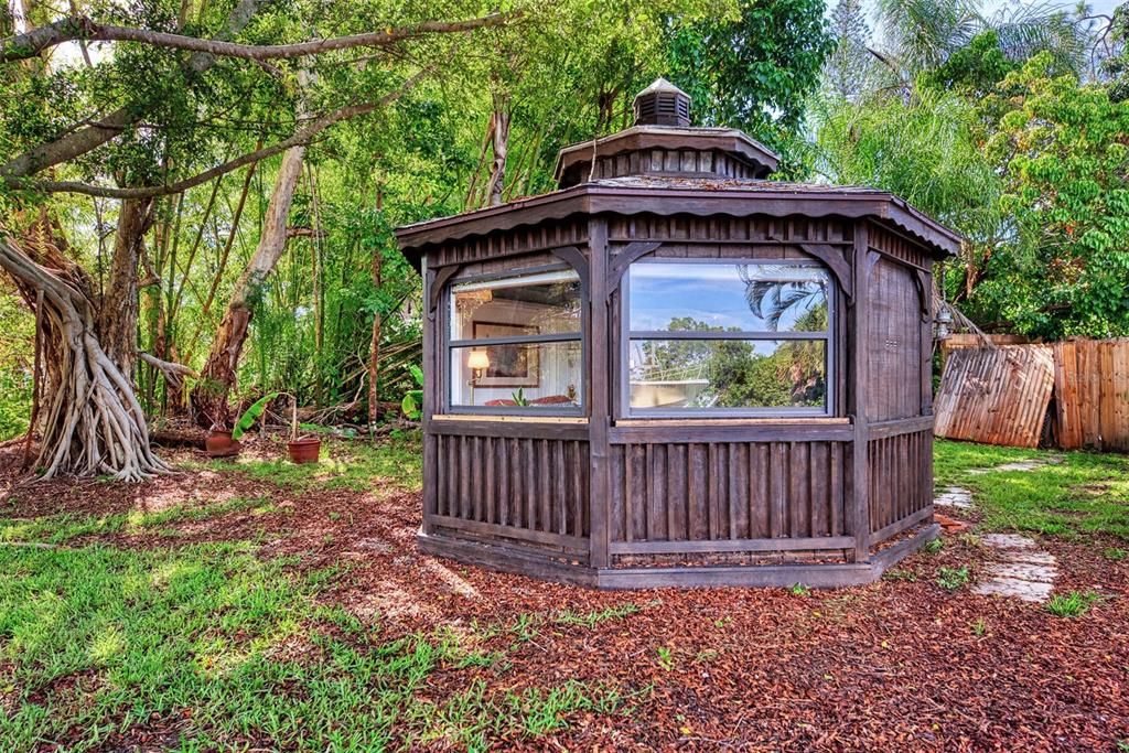 Gazebo with 1 bed, 1 bath.