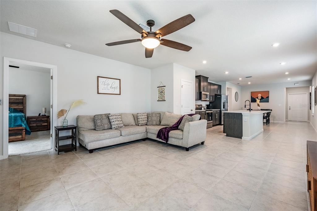 For Sale: $349,000 (3 beds, 2 baths, 1501 Square Feet)