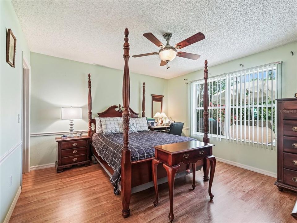 For Sale: $319,900 (3 beds, 2 baths, 1262 Square Feet)