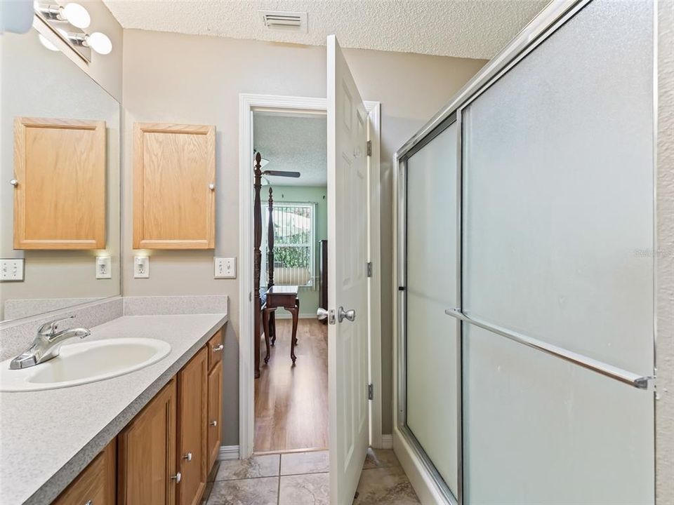 For Sale: $319,900 (3 beds, 2 baths, 1262 Square Feet)