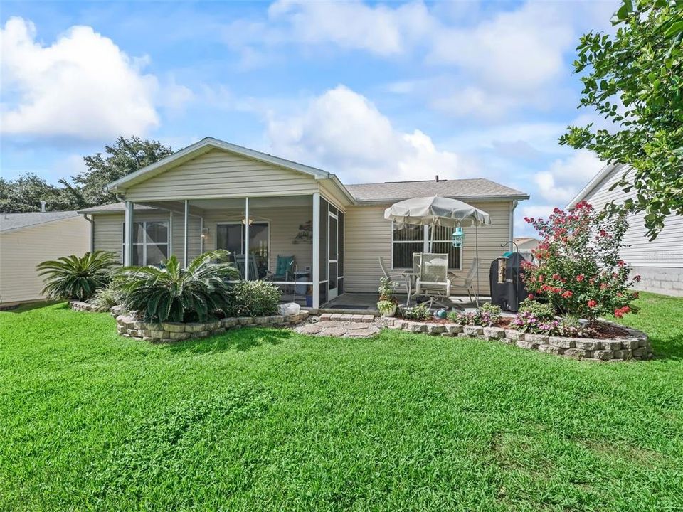 For Sale: $319,900 (3 beds, 2 baths, 1262 Square Feet)