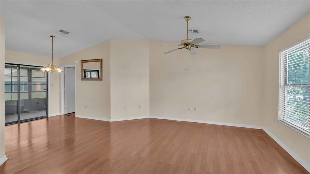 For Sale: $235,000 (2 beds, 2 baths, 1125 Square Feet)