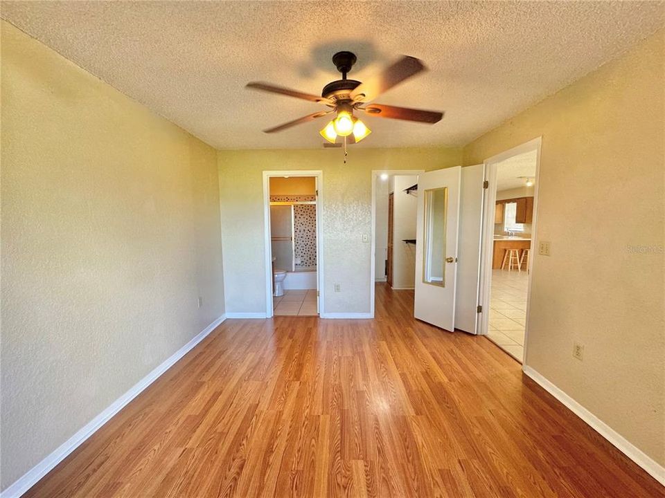 For Rent: $1,700 (2 beds, 2 baths, 1029 Square Feet)