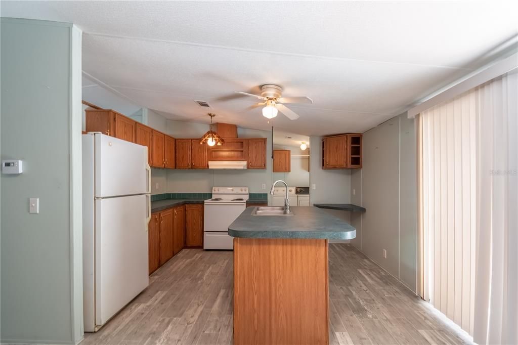For Sale: $339,500 (3 beds, 2 baths, 1296 Square Feet)