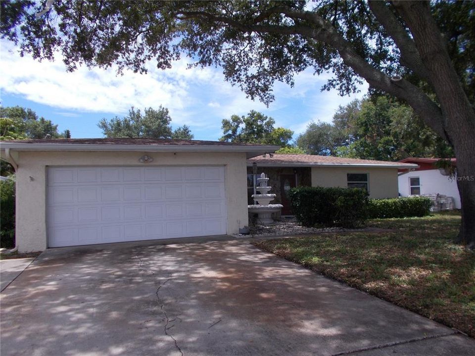 For Sale: $400,000 (3 beds, 2 baths, 1571 Square Feet)