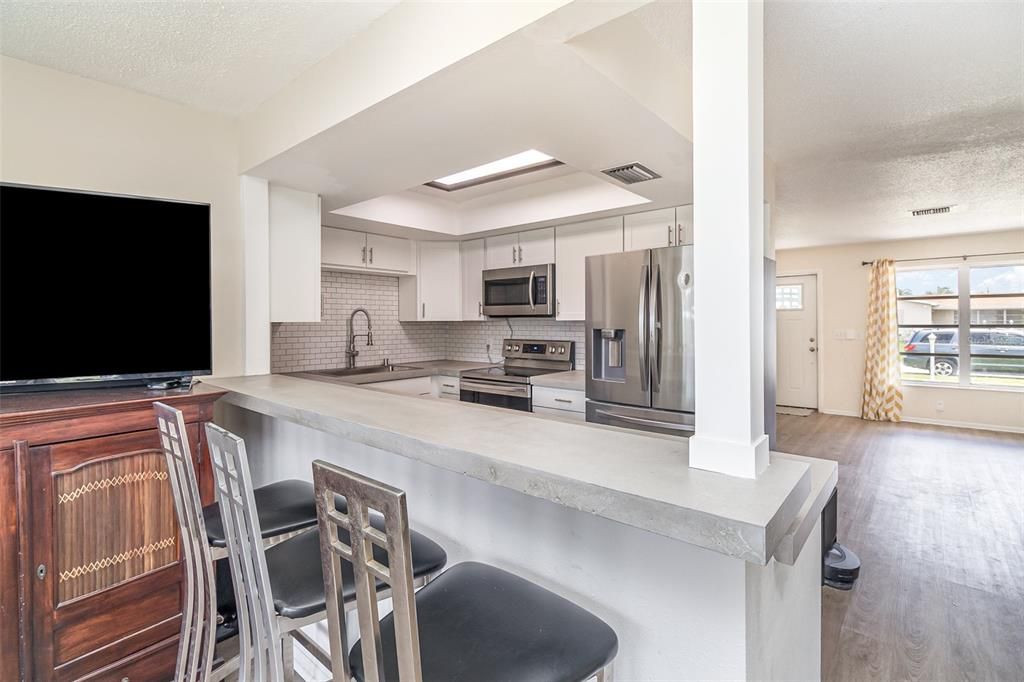 For Sale: $335,000 (4 beds, 2 baths, 1564 Square Feet)