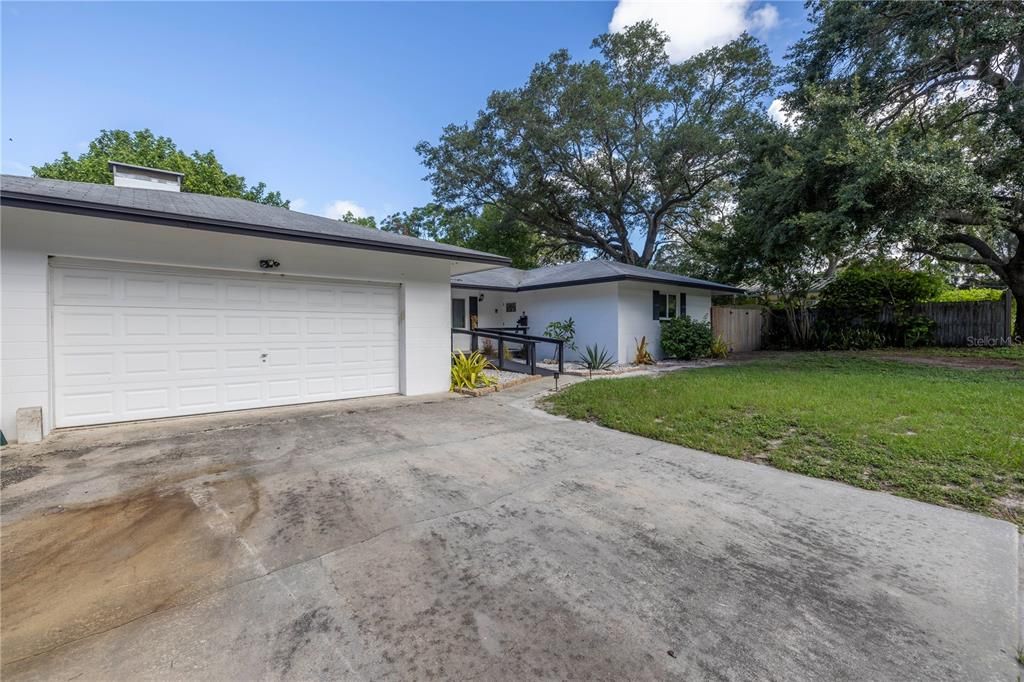 For Sale: $849,000 (3 beds, 2 baths, 2274 Square Feet)