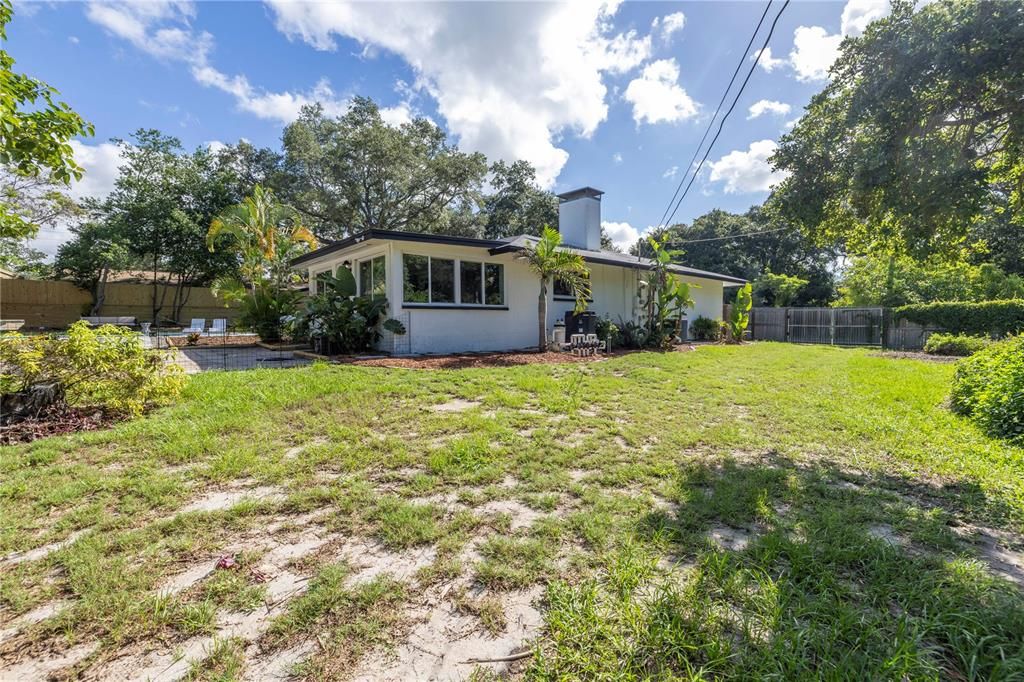 For Sale: $849,000 (3 beds, 2 baths, 2274 Square Feet)